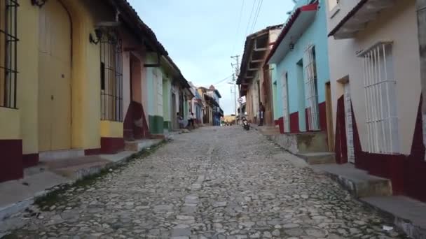 Кубинська вулиця, Тринідад, куба. Історичні вулиці Тринідаду — стокове відео