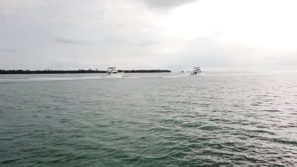 Een Uitzicht Motor Van Boot Oceaan Camera Een Drijvende Boot — Stockvideo
