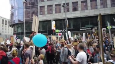 Rusya, Moskova-9 Mayıs 2019: atkın ölümsüz alayı-Büyük Vatanseverlik Savaşı askerlerinin başarısını sürdürmek için bir sivil girişim, cesaret ve kahramanlık anısına korumak