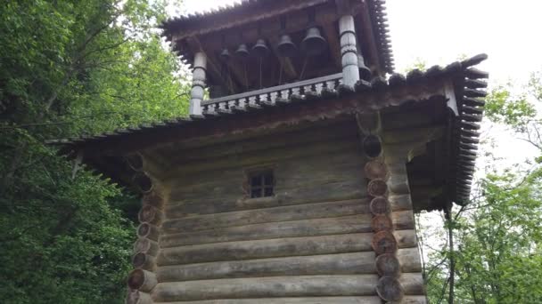 Old large wooden orthodox church. — Stock Video