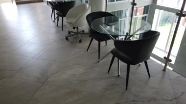 İç Boş Modern Loft Ofis açık alan 4k döngülebilir modern ofis görüntüleri. Ücretsiz çalışma alanı.