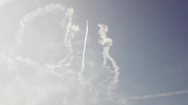 Avião Céu Mostra Figuras Aeróbicas — Vídeo de Stock