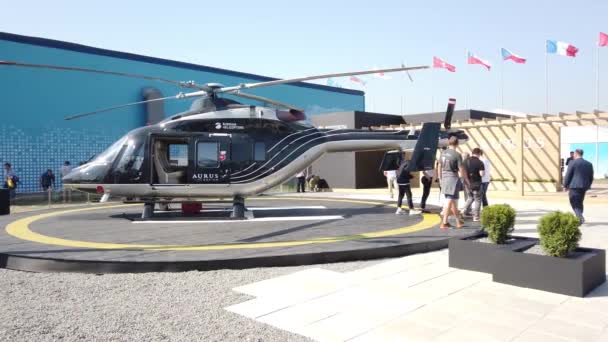 Augusti 2019 Moskva Ryssland Utställning Militära Flygplan Militärhelikopter Från Aurus — Stockvideo