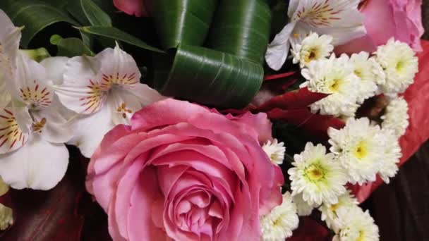 Prachtige Boeket Van Bloemen Multi Gekleurde Bloemen Close Feestelijke Sfeer — Stockvideo