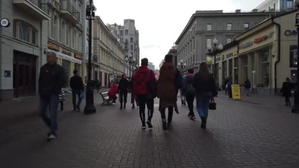 2019年10月19日ロシア モスクワのArbat Street ロシア モスクワの古いArbat通りを歩く観光客 — ストック動画