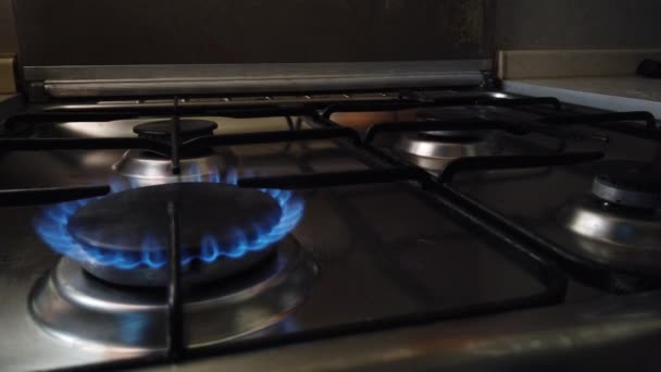 Комфорты Газовой Плите Загорелись Потухли — стоковое видео