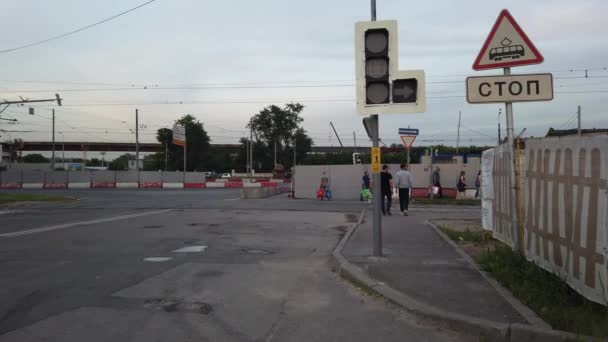 Czerwiec 2020 Moscow Russia Nowoczesny Tramwaj Jedzie Wzdłuż Trasy — Wideo stockowe