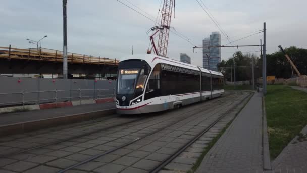 Giugno 2020 Mosca Russia Tram Moderno Percorre Percorso — Video Stock