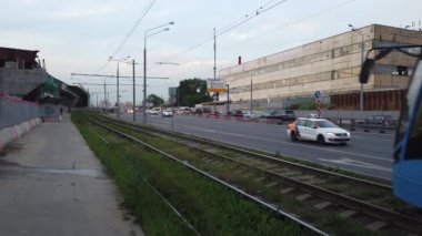 16 Haziran 2020, MOSCOW, RUSSIA: Modern tramvay güzergahı boyunca gider