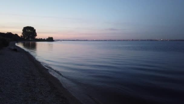 Zonsondergang Aan Oevers Van Wolga Tegenover Stad Kazan — Stockvideo