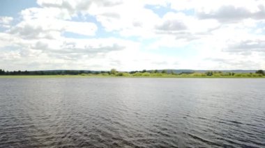 Yazın Volga Nehri 'nin Panoraması