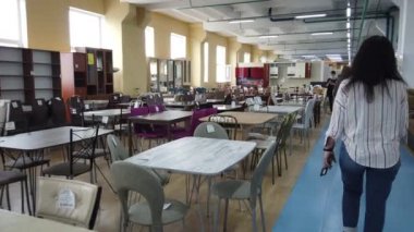 05 Eylül 2020, MOSCOW, RUSSIA: Mobilya mağazası, kanepeler ve mutfak mobilyaları sergisi