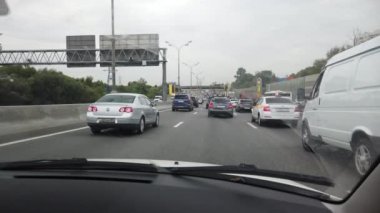 05 Eylül 2020, MOSCOW, RUSSIA: Otoyolda araba sürüş, arabadan manzara