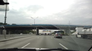 05 Eylül 2020, MOSCOW, RUSSIA: Otoyolda araba sürüş, arabadan manzara