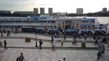 06 Eylül 2020, Kuzey Nehri İstasyonu, MOSCOW, Rusya: İnsanlar restorasyondan sonra açılan tek nehir istasyonunda yürüyorlar
