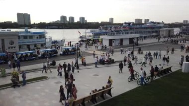 06 Eylül 2020, Kuzey Nehri İstasyonu, MOSCOW, Rusya: İnsanlar restorasyondan sonra açılan tek nehir istasyonunda yürüyorlar