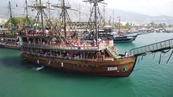 2020年9月17日 土耳其Antalya 港口城市安塔利亚的旅游客船 — 图库视频影像