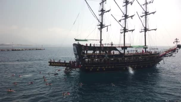 Setembro 2020 Antalya Turquia Navios Piratas Passageiros Turísticos Cidade Portuária — Vídeo de Stock