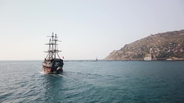 Septiembre 2020 Antalia Turquía Buques Piratas Pasajeros Turísticos Ciudad Portuaria — Vídeo de stock