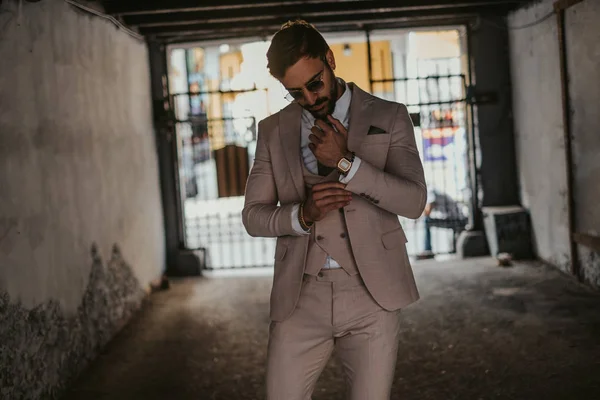 Businessman Fixing Shirt Button Standing Building Corridor Sunny Day — Stock Photo, Image