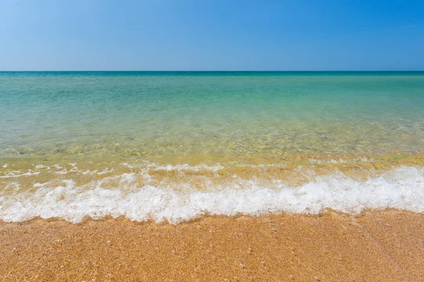 Plage Sable Mer Propre Transparente Paysage Marin Voyage — Photo