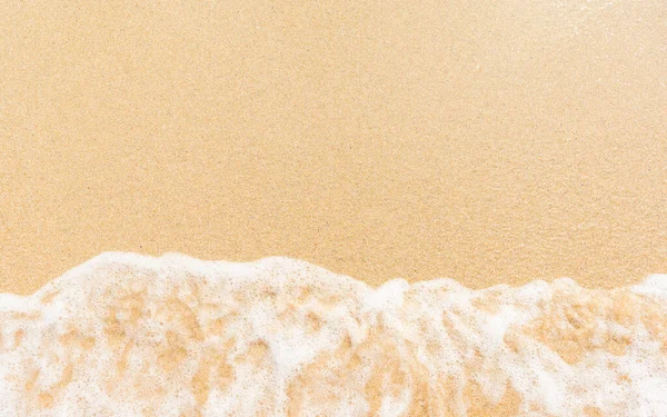Kumsal Deniz Dalgası Deniz Köpüğü Dalgadaki Kumu Aşağı Yuvarlıyor Metin — Stok fotoğraf