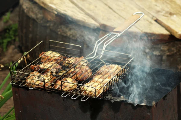 グリルのバーベキュー 肉料理 — ストック写真