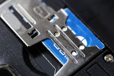 Telefon iletişim kart ile çok yakın