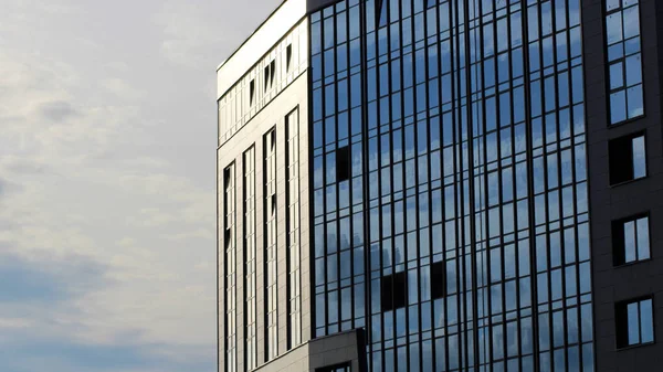 Cam cephe bir gökdelen, modern işletme Binası, açık havada
