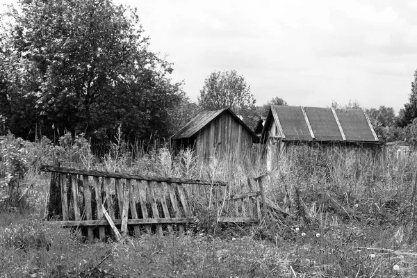 Vecchio villaggio abbandonato in Russia — Foto Stock