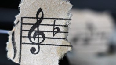 Piyano yakın vurdu. Piyano tuşları. Müzik aleti