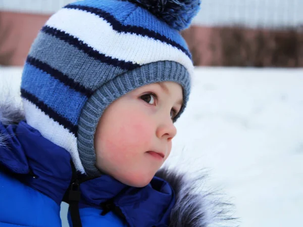 Retrato Niño Invierno Tan Cerca — Foto de Stock