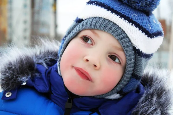 Retrato Niño Invierno Tan Cerca — Foto de Stock