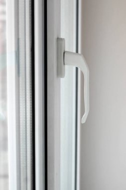 Plastik pencere kolu çok yakın