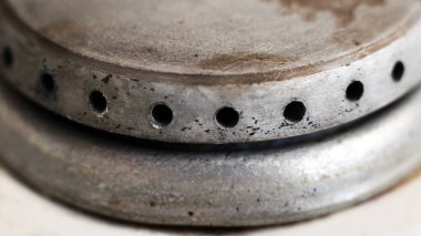 Gaz sobası, meme çok yakın