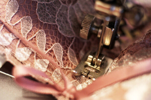 sewing machine overlocker so close, pink color