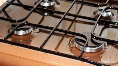 Kahverengi gaz sobası çok yakın