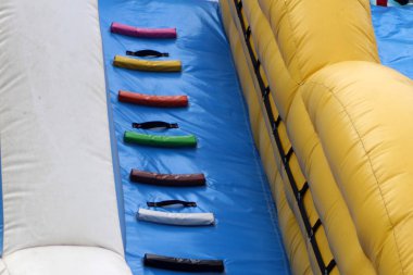 Merdivenli çocuk yüksek trambolin