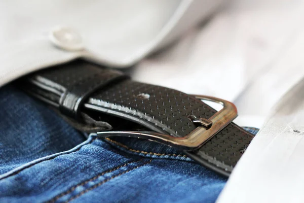 Calça Jeans Azul Com Cinto Couro Preto Tão Perto — Fotografia de Stock