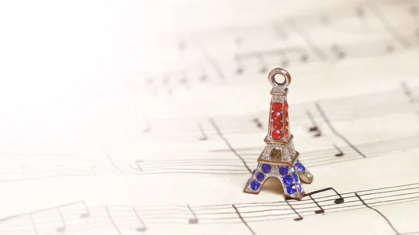 Petite Figurine Tour Eiffel Bronze Papier Musique Proche — Photo