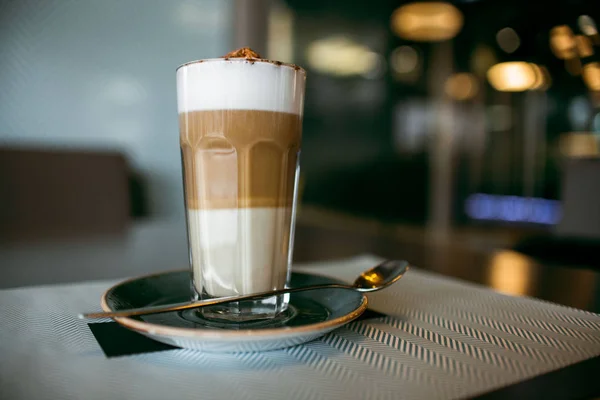 Caffè Accogliente Città Bevande Caffè Fortemente Rinvigoriscono Americano Cappuccino Latte — Foto Stock