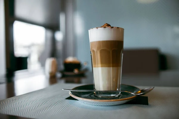 Café Acolhedor Cidade Bebidas Café Fortemente Revigoram Americano Cappuccino Latte — Fotografia de Stock