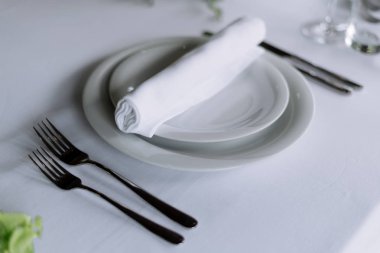 masa ayarı ile düğün ziyafet masası