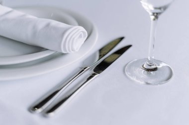 masa ayarı ile düğün ziyafet masası