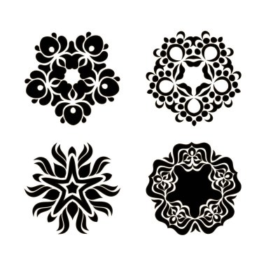 Mandala desen siyah ve beyaz. Mandala sanat renklendirme için siyah. Arapça Hint İspanya Çin mistik vintage yuvarlak mandala. Doodle süs çiçek rakamlar kümesi
