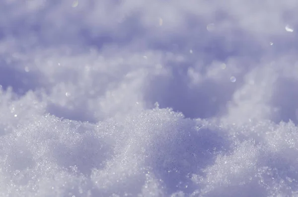 冬の自然の背景 雪の光沢のあるドリフト 冬の雪の背景のテクスチャです 雪が太陽に光って — ストック写真