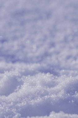 Doğal kış arka plan. Kar parlak sürüklenir. Kış kar arka plan doku. Güneş ile kar tuttu