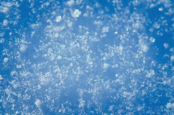 Schnee Einem Sonnigen Tag Abstrakte Glänzende Schneehintergründe Blauer Schnee Textur — Stockfoto