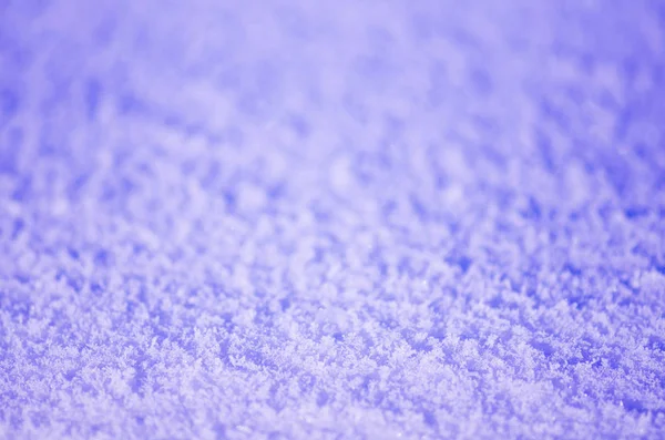 在阳光明媚的日子下雪 抽象闪亮的雪背景 背景蓝色雪纹理 — 图库照片
