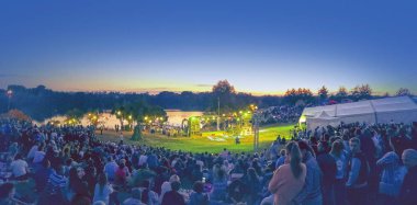 Ukrayna folklor festivali Kupalski Rosy gerçekleştirmek 